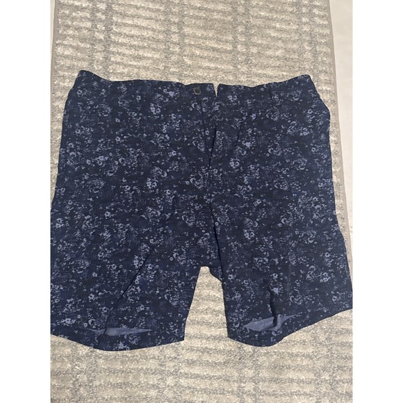Under Armour Other - Under Armour Mens Golf Shorts Navy Blue Floral Camo Size 38 1377303